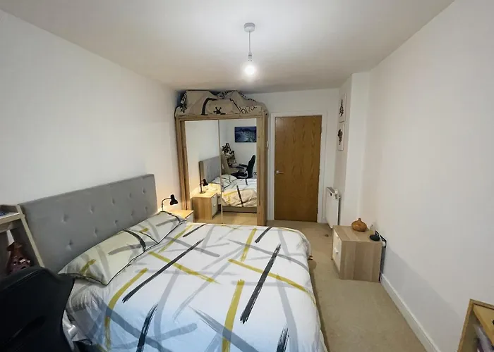 Private Room In Modern Flat In Great Location