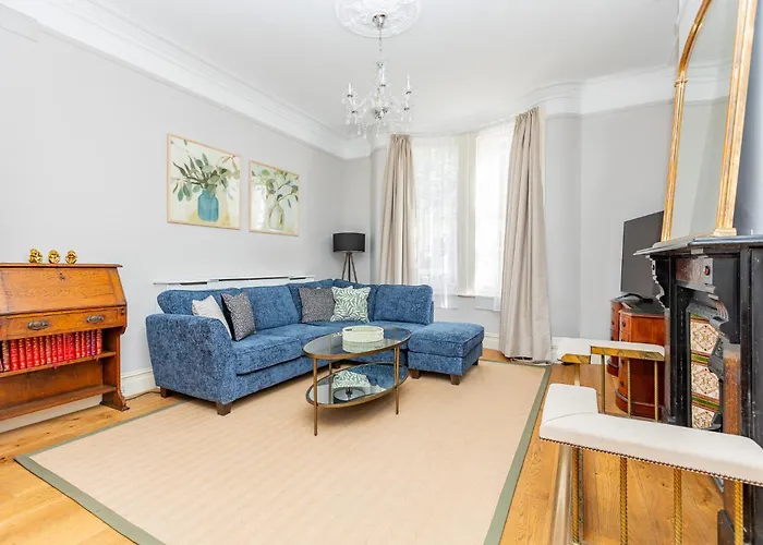 Charming 4 Bed Victorian House In Clapham Old Town
