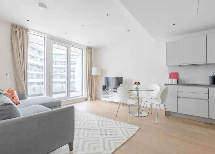 Luxury 2 Bed 2 Bath Close To Chelsea