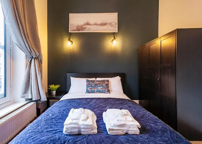 2 Bedroom In Center Of London