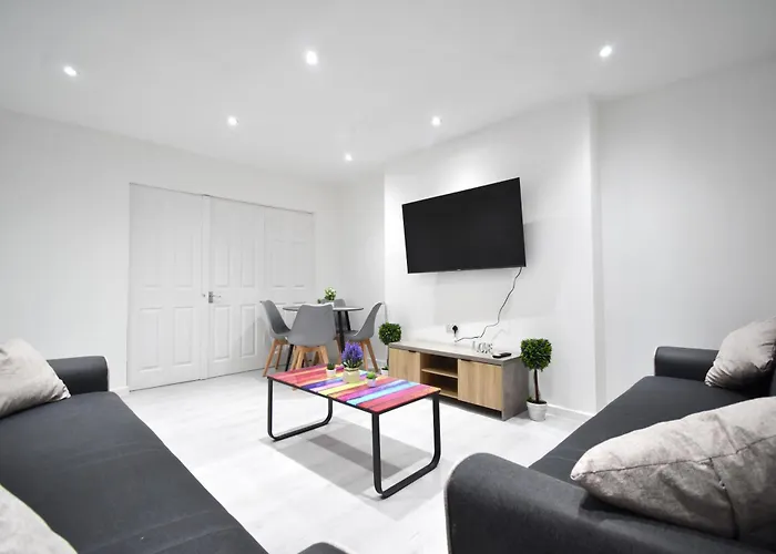 Superb Garden Apartment