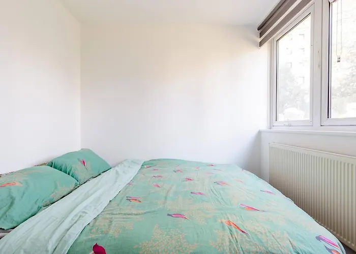 *Brand New 1 Bedroom Flat In Central London*