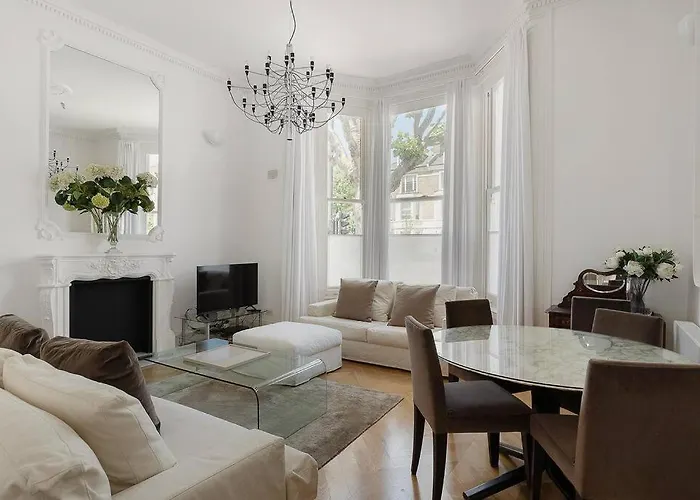Superb Two Bedroom Flat In Little Venice