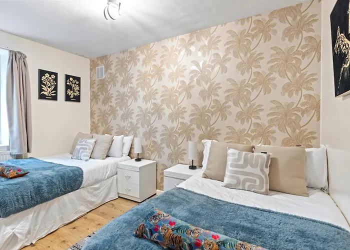 3 Bedroom Flat Near Finsbury Park, Manor House Station