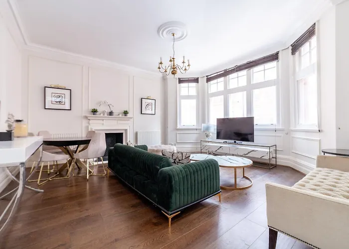 Spacious 1 Bdr Apt - 2Min To Bond Str Station