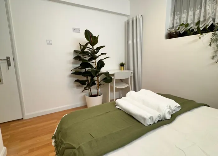 Luxury 2 Bhk In Canary Wharf