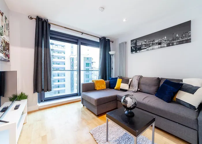 Comfy 2Br Flat W Balcony In Canary Wharf