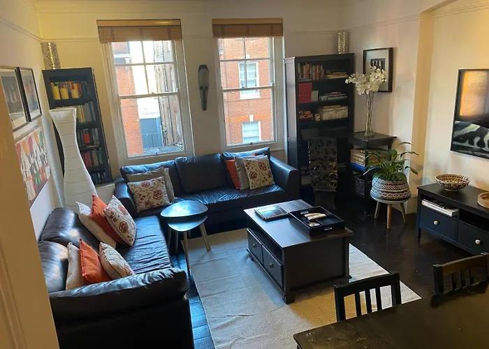 Spacious Flat In West Kensington