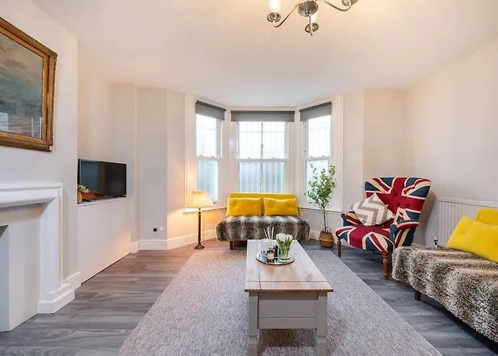 Kensington Apartment Central London With Garden