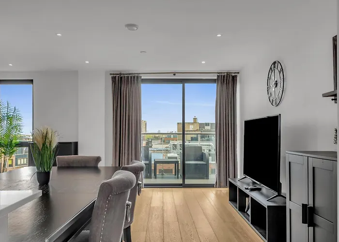 Mysquare Commercial Street Apartment