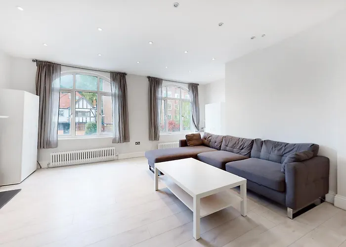 Modern 3 Bed Apartment In Hampstead