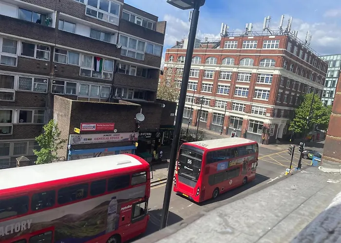 Charming 1-Bed Apartment In London