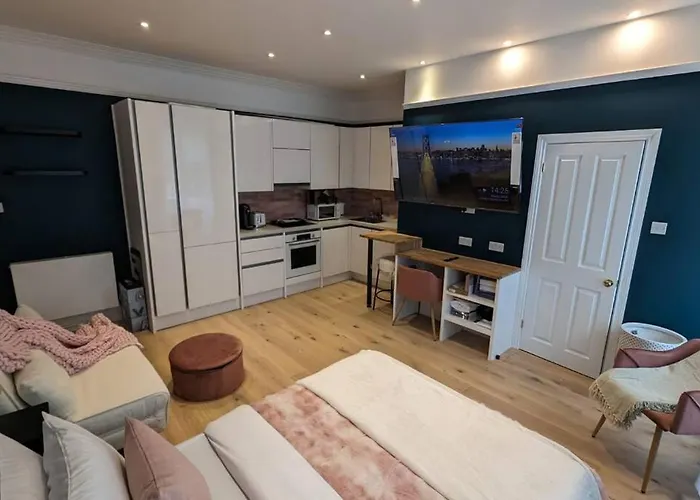 Brand New! Quirky Symphony Luxury Design Studio