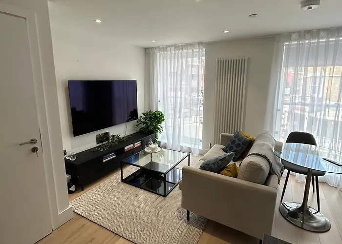 Modern Flat In Battersea