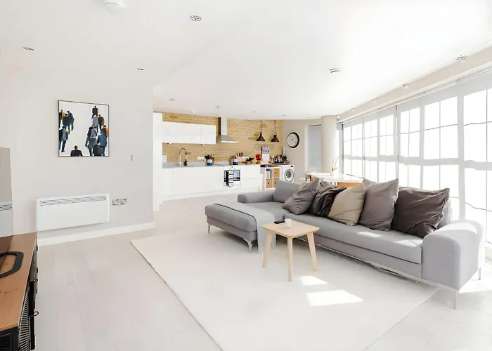 Large Apartment By Liverpool Street Station