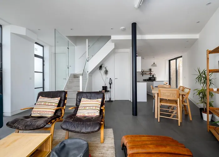Guestready - Modern Terraced House In London
