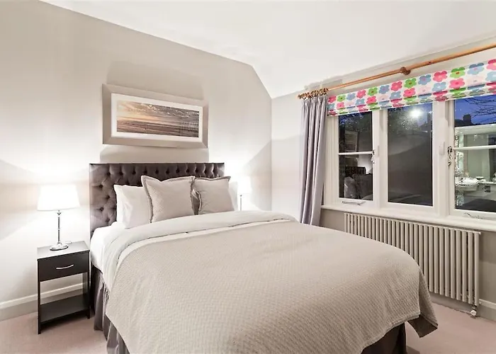 The Lodge Room1 Double Ensuite Barons Court