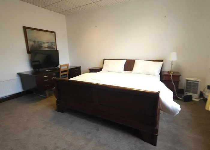 London Stockwell Station Apartment