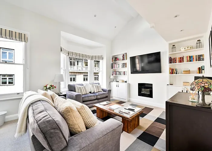 New Chic 3-Bed Flat In Clapham