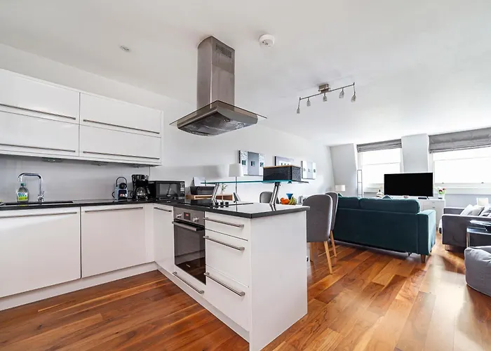 Deluxe Holborn Two Bedroom Apartment