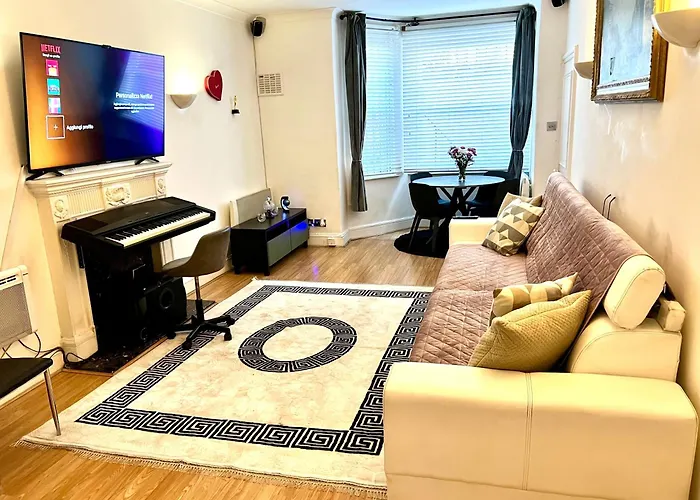 Knightsbridge One Bedroom Flat