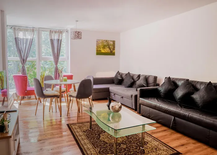 Spacious 2Bd 2Baths Apartment In Central London