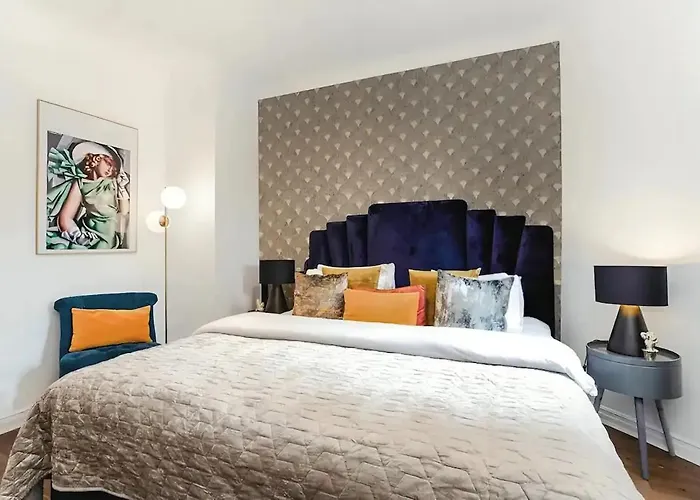 Awesome Leicester Sq! Fashion Flat For Theatre Families And Happy Friends