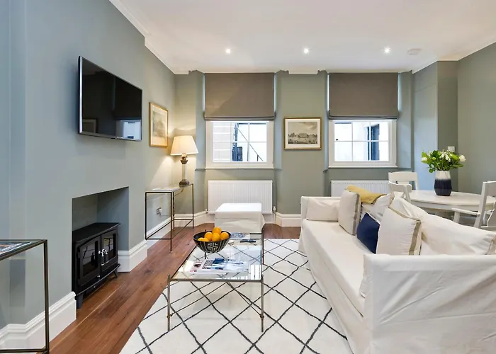 Attractive 1-Bed Flat In Prestige Knightsbridge