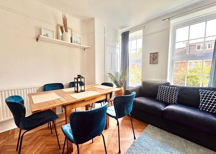 Beautiful 3Bed Apartment In London
