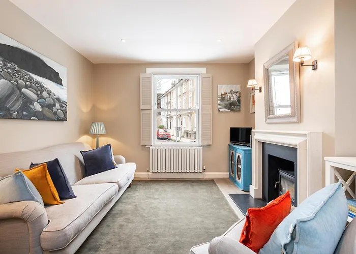 Lovely Battersea Home By Underthedoormat