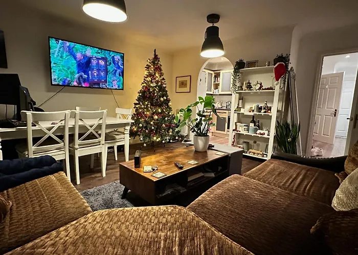 Whole Flat Tooting Broadway