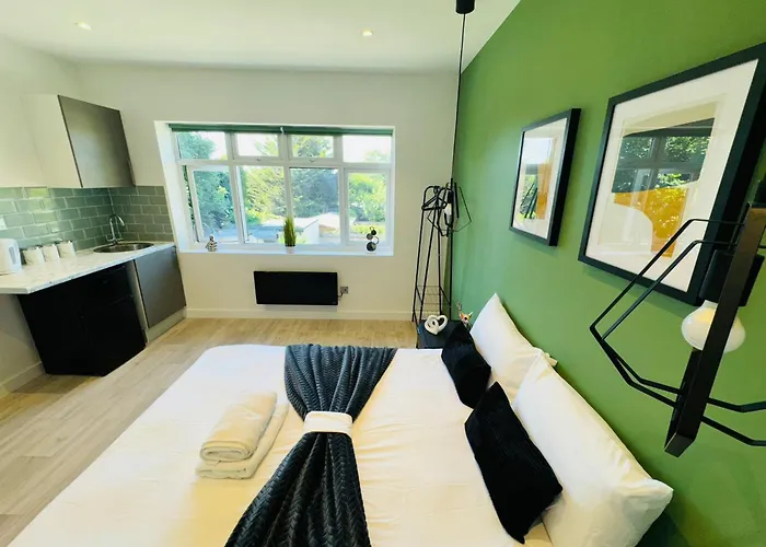 London City Center Top Studios Next To Westfield Shopping & Attractions