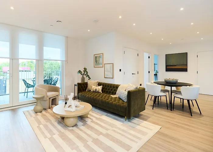 The Tottenham Retreat - Homely 2Bdr Flat With Balcony