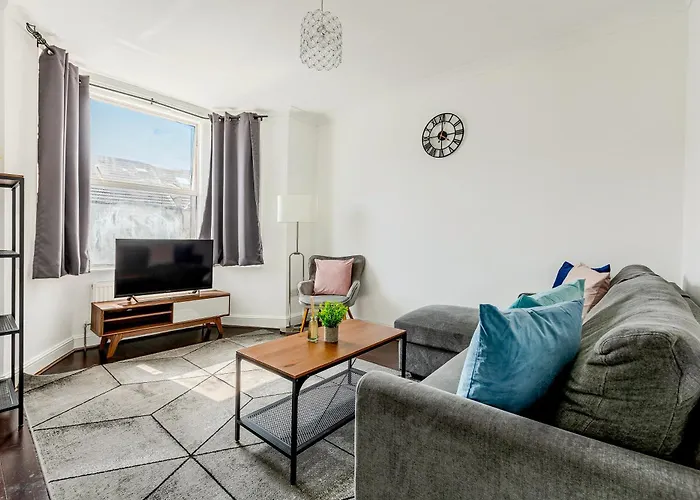 Bright 2Br Flat, Forest Gate, East London