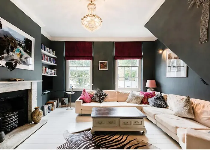 Magical Georgian Maisonette, Angel, Islington