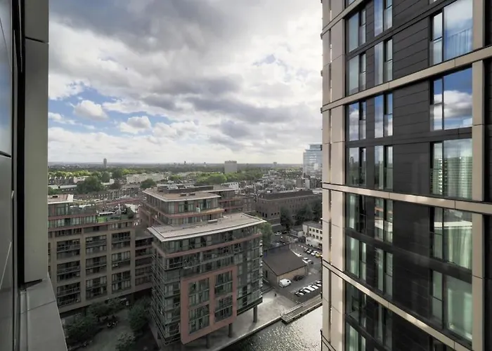 1Bed Flat With City Views - 1Min Walk To Tube Station
