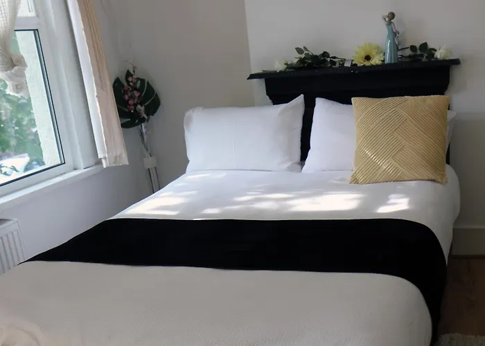 Cozy Rooms Or Entire Apartment In London, Fast Links To Central