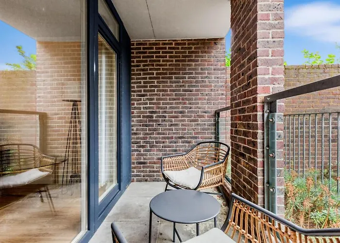 Graceful Stays - Self Contained Spacious 2 Bed Apartment Stratford