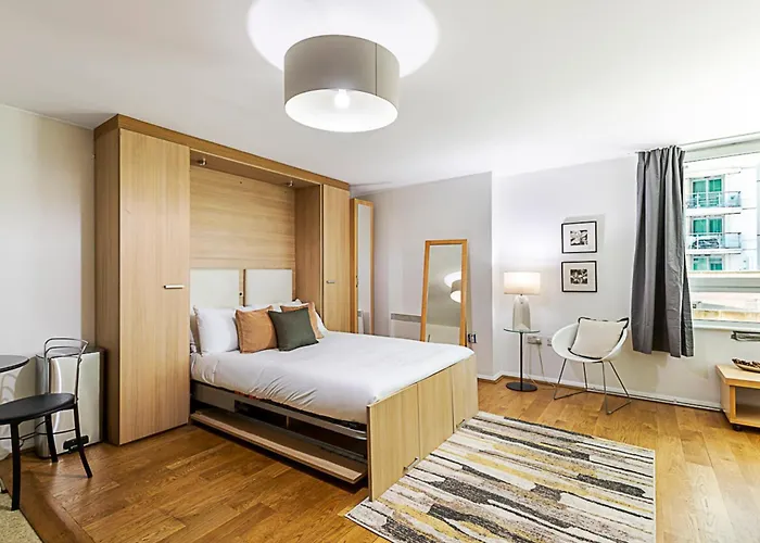Modern Studio Apartment With Stunning City Views