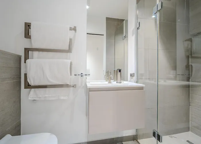 Stunning 1 Bedroom Apartment In The Heart Of London