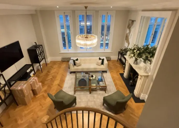 Exceptional Three-Bedroom Apartment With Three En-Suite Bathrooms