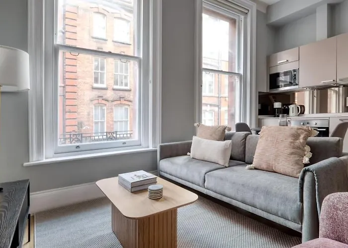 Luxury Soho Apartment R11