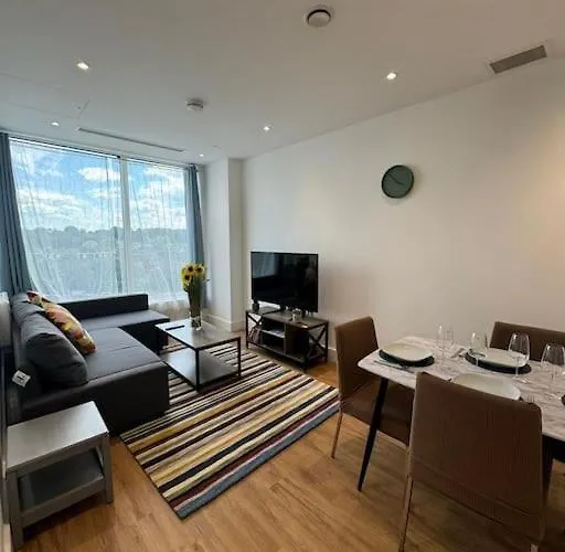 Luxury Apartment In London