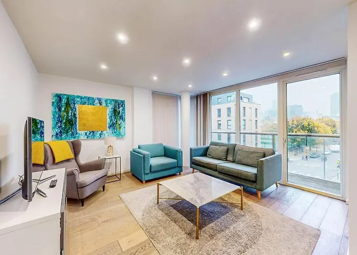 Stylish 3 Bedroom Apartment In The Heart Of Clerkenwell