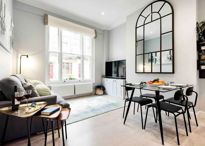Bright&Modern Bayswater Apartment