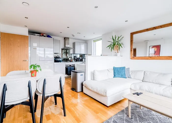 Modern Bermondsey Apartment