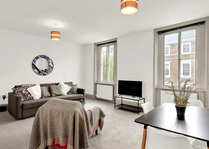 Beautiful And Charming Paddington Apartment