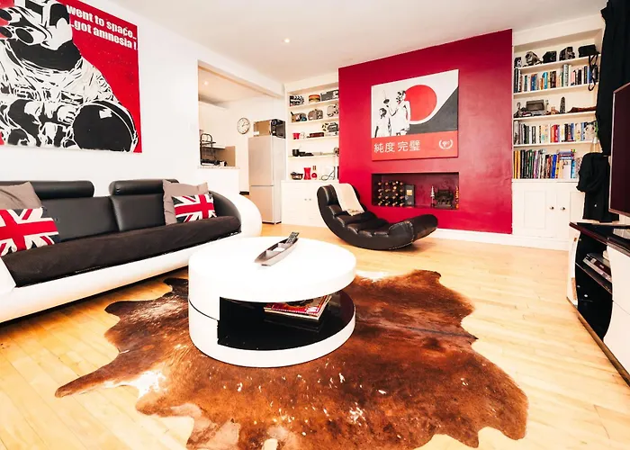2 Bed Portobello Rd - Moments From Tube!