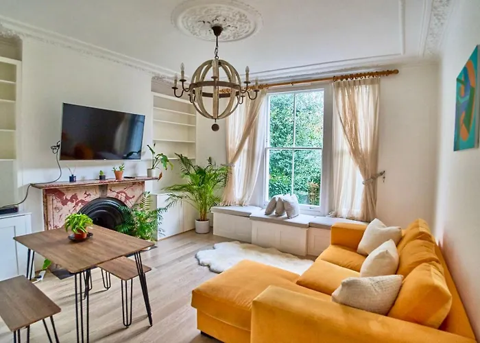 Bright Cozy Garden Retreat W Fast Wifi & 5Min To Tube Subway Metro & Close To Park & Street Parking P4P