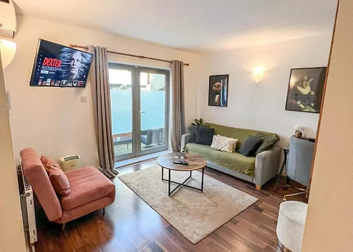 Stunning 1-Bedroom Flat In Canary Wharf Free Parking Near London Museum